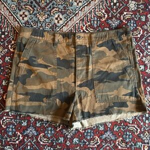 NWT Madewell Griff Fatigue Shorts in Camo - Size 32